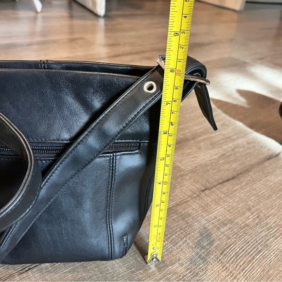 Aurielle Purse  Black Leather Shoulder Hobo Tote Satchel Bag 6X 8" X 4" - Picture 4 of 7